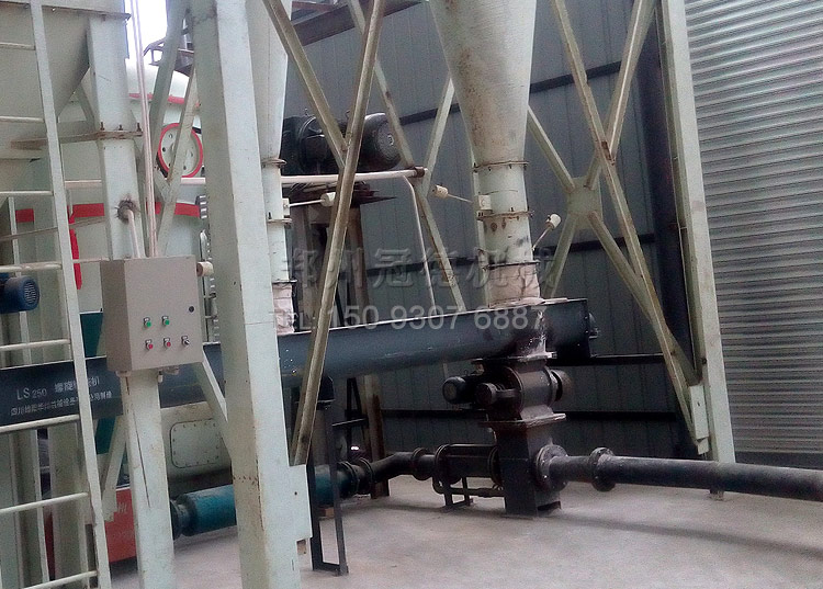 冠德磨粉機(jī)氣力連續(xù)噴射輸送入庫(kù)現(xiàn)場(chǎng)